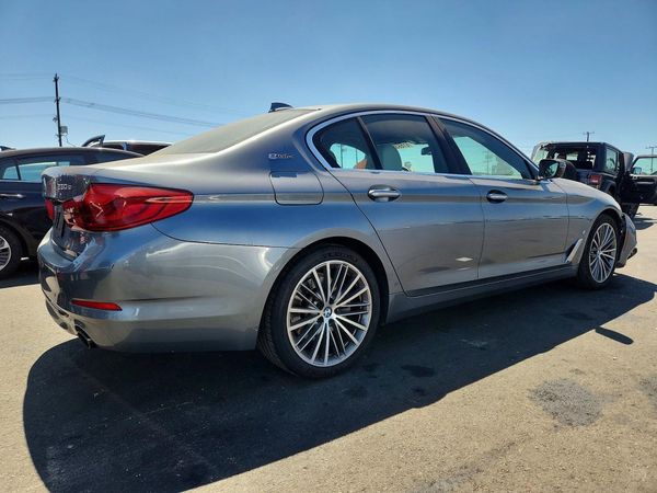 2018 BMW 530E