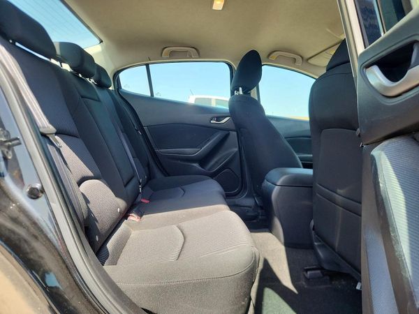2015 MAZDA 3 Touring/GS