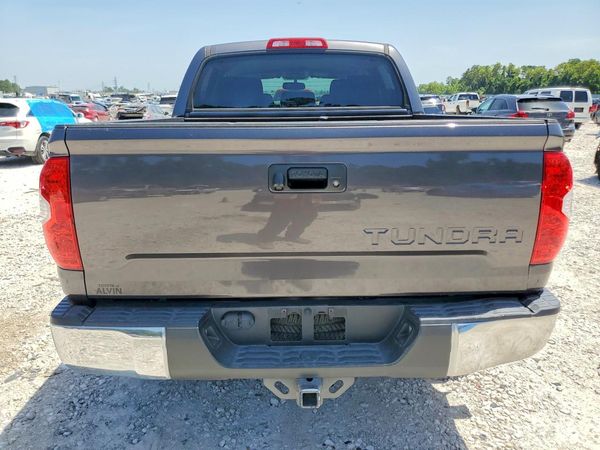2016 TOYOTA TUNDRA SR5