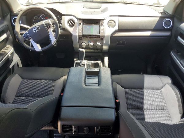 2016 TOYOTA TUNDRA SR5