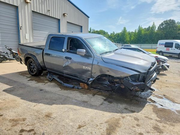 2013 RAM 1500 ST
