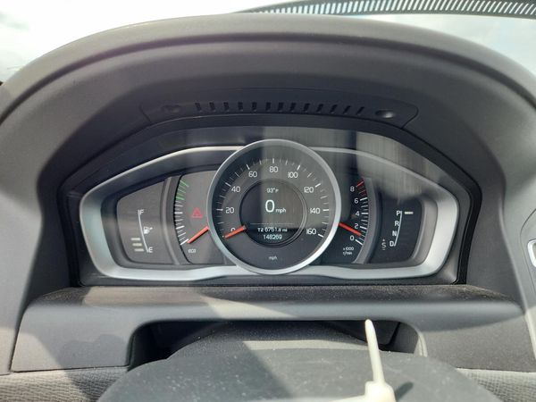 2017 VOLVO XC60