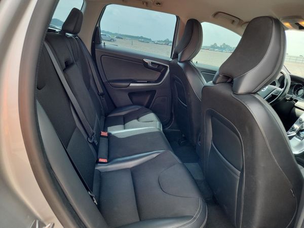 2017 VOLVO XC60