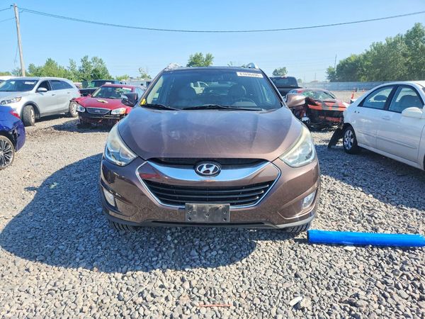 2015 HYUNDAI TUCSON GLS (Middle)