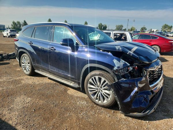 2022 TOYOTA HIGHLANDER Platinum