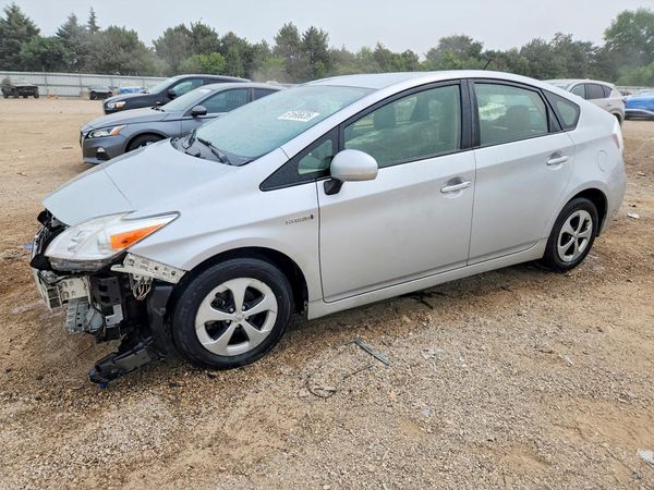 2015 TOYOTA PRIUS