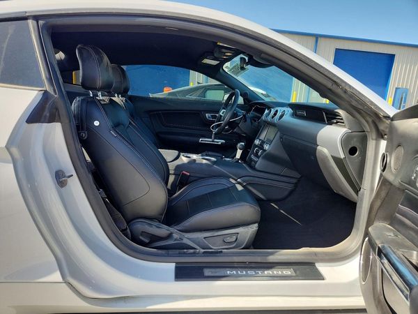 2022 FORD MUSTANG I4 Coupe