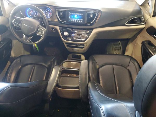 2021 CHRYSLER VOYAGER LXI