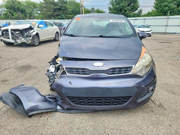 2013 KIA RIO 5-DOOR EX / SX