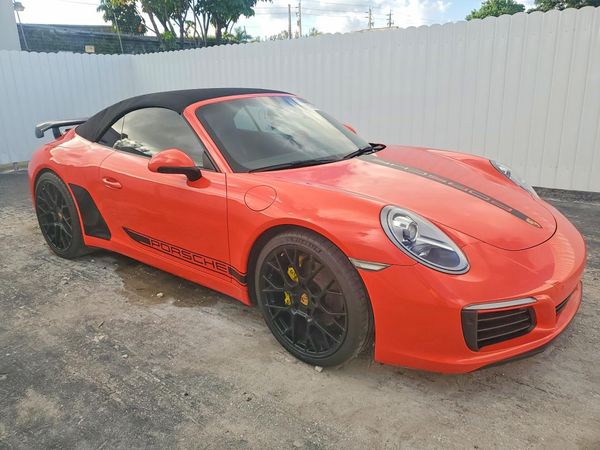 2017 PORSCHE 911