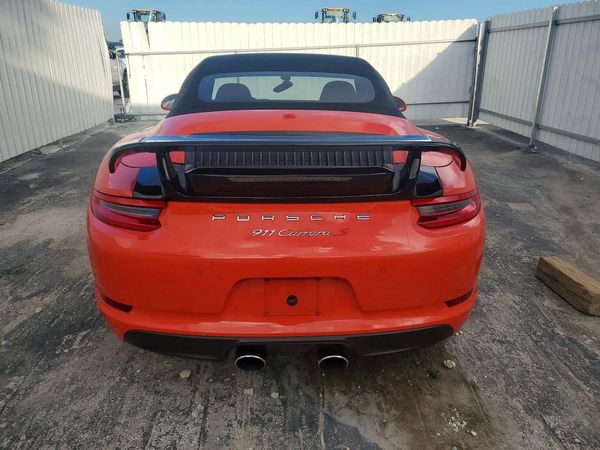 2017 PORSCHE 911
