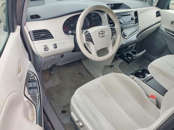2014 TOYOTA SIENNA