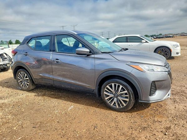 2024 NISSAN KICKS