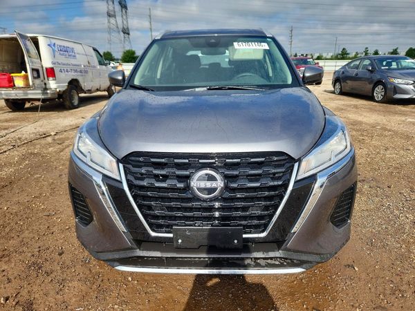 2024 NISSAN KICKS