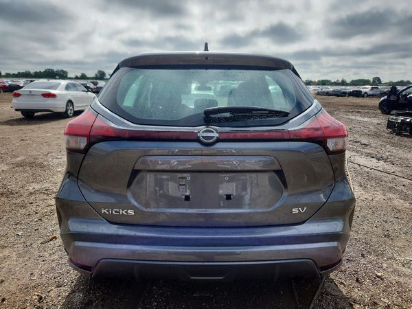 2024 NISSAN KICKS