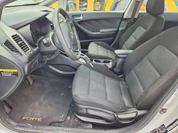 2017 KIA FORTE LX Base