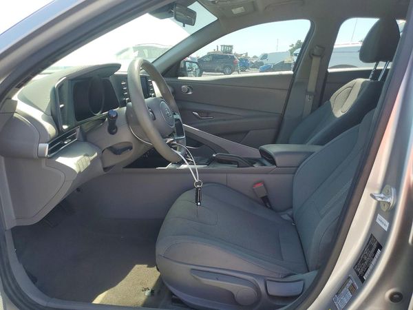 2021 HYUNDAI ELANTRA SE