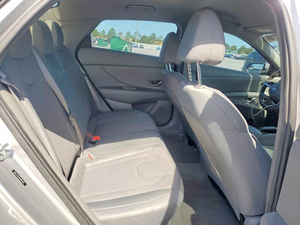 2021 HYUNDAI ELANTRA SE