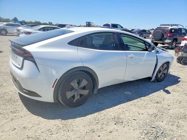2024 TOYOTA PRIUS
