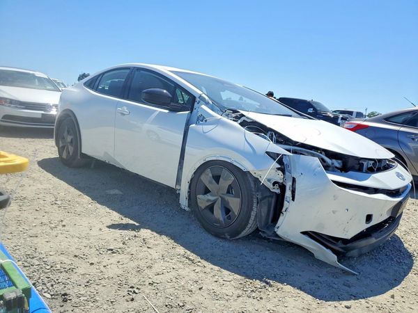 2024 TOYOTA PRIUS