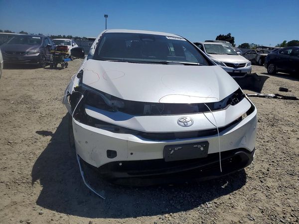 2024 TOYOTA PRIUS