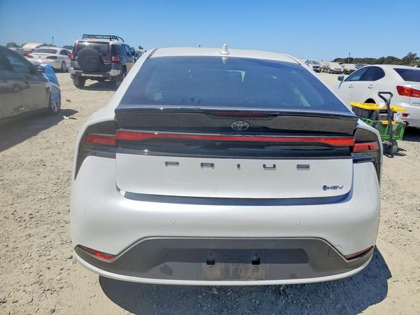 2024 TOYOTA PRIUS