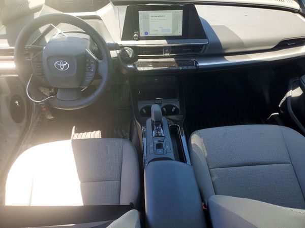 2024 TOYOTA PRIUS
