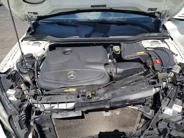 2015 MERCEDES-BENZ GLA GLA250