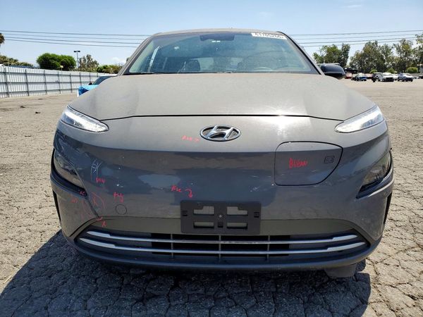 2023 HYUNDAI KONA SE