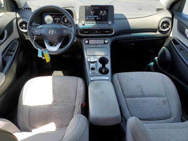 2023 HYUNDAI KONA SE