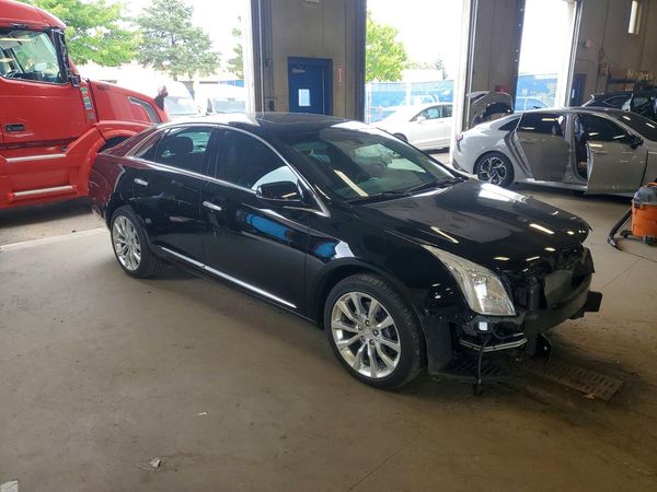 2016 CADILLAC XTS Luxury