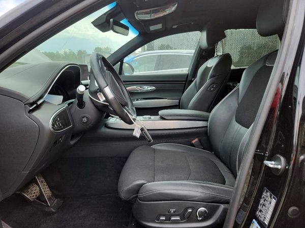 2023 GENESIS GV70
