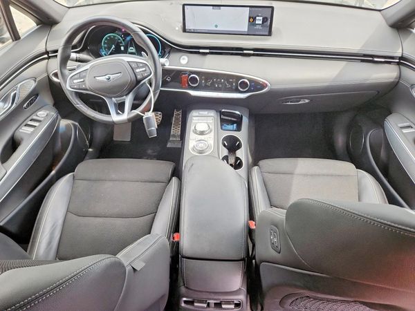 2023 GENESIS GV70