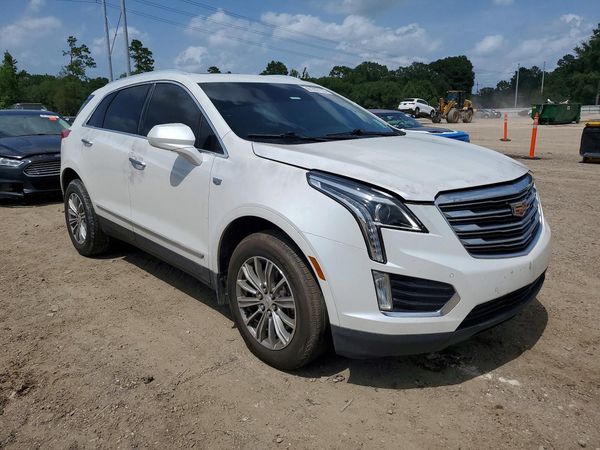 2017 CADILLAC XT5