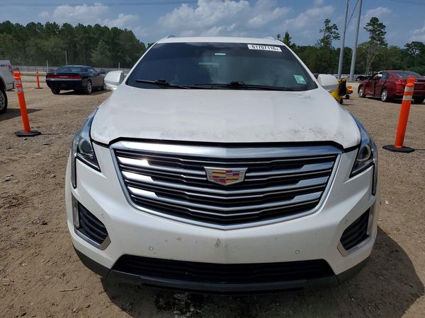 2017 CADILLAC XT5