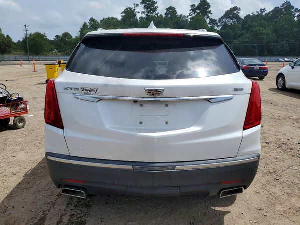 2017 CADILLAC XT5