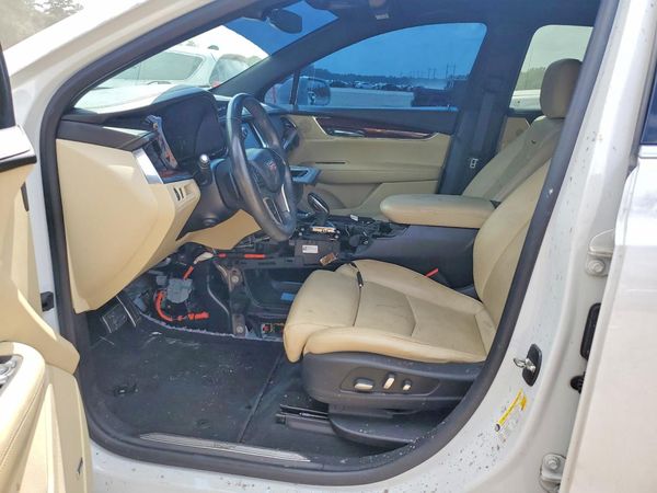 2017 CADILLAC XT5