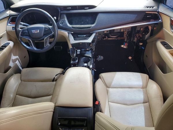 2017 CADILLAC XT5
