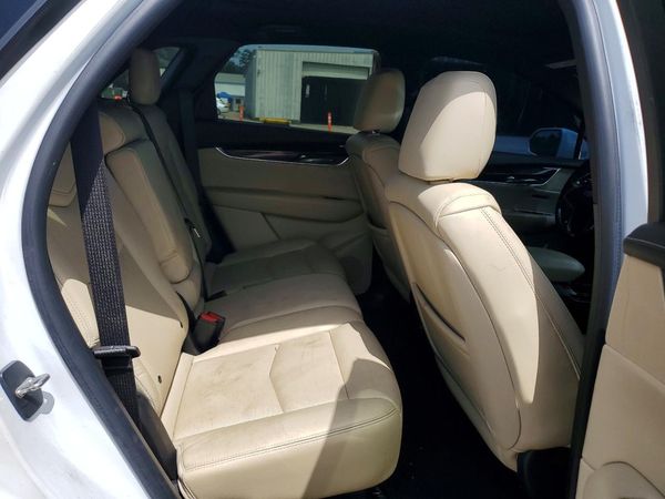 2017 CADILLAC XT5