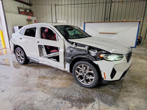 2022 BMW X4 xDrive30i