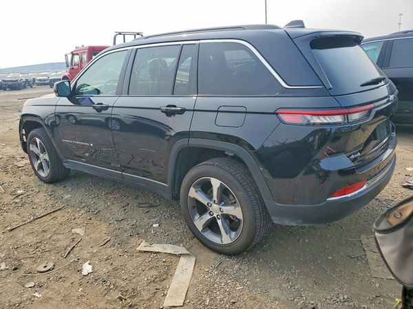 2025 JEEP GRAND CHEROKEE