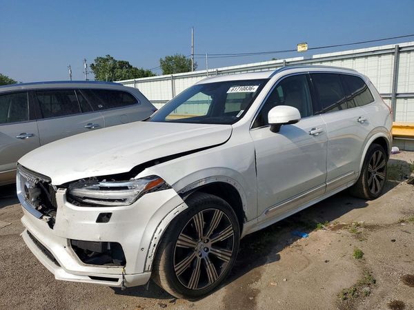 2022 VOLVO XC90