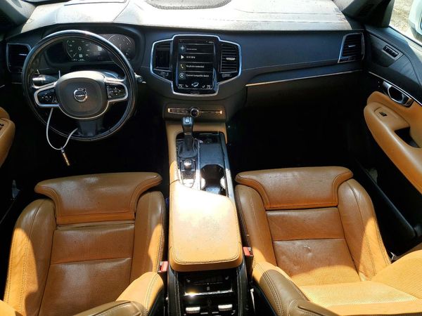 2022 VOLVO XC90 Inscription