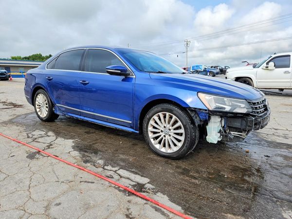 2017 VOLKSWAGEN PASSAT SE