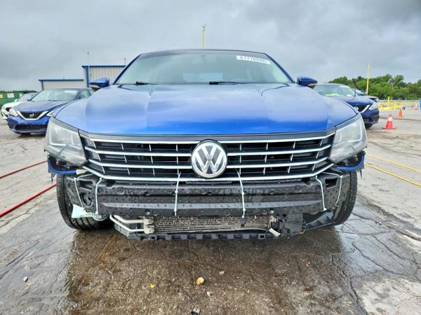 2017 VOLKSWAGEN PASSAT SE