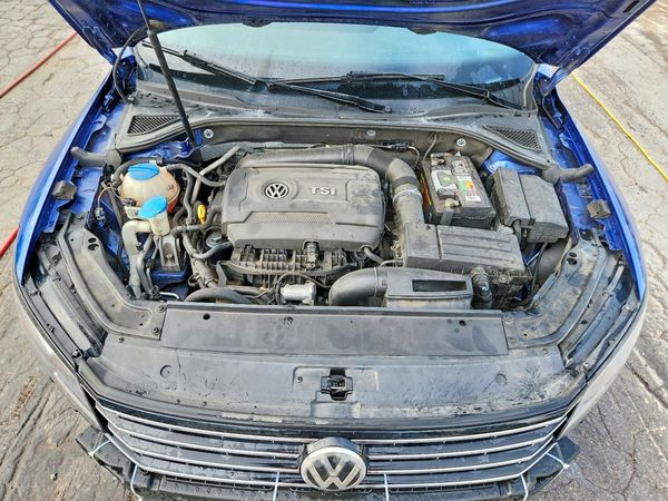 2017 VOLKSWAGEN PASSAT SE