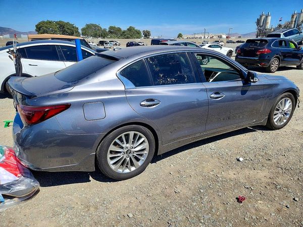 2021 INFINITI Q50 LUXE