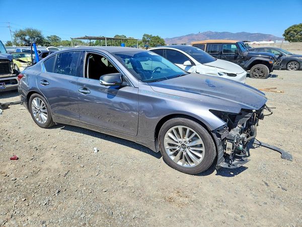2021 INFINITI Q50 LUXE