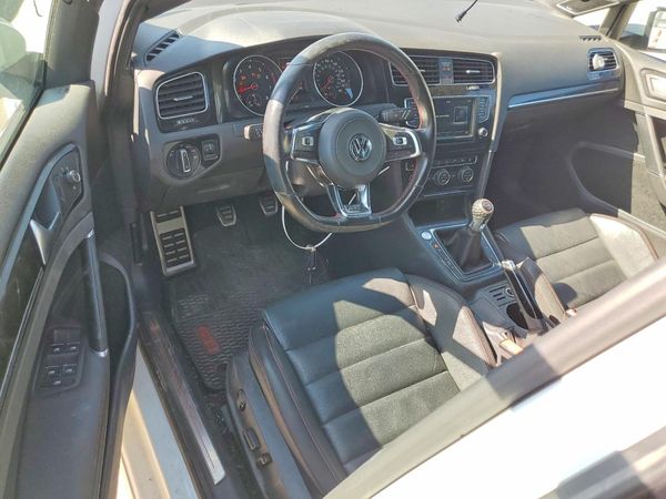 2017 VOLKSWAGEN GTI