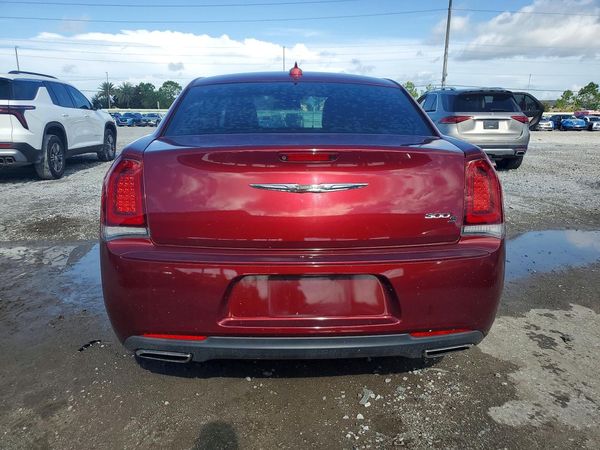 2019 CHRYSLER 300